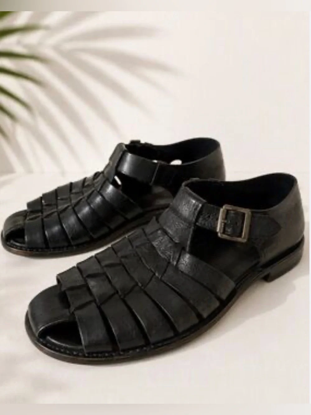 Tommy Bahama Mens  Sandal Size 10